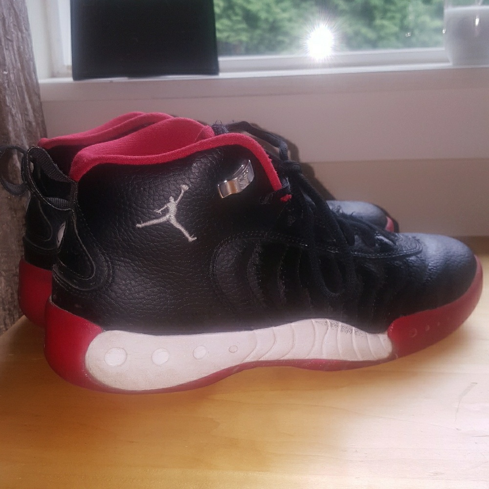 Boys Jordan's